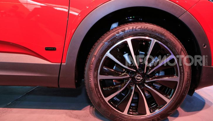 Opel Grandland X Plug-In Hybrid4: trazione integrale e poche emissioni - Foto 7 di 14