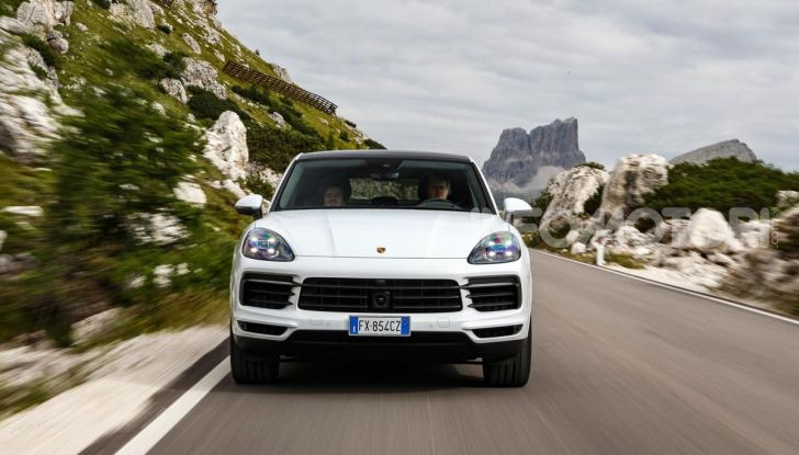 [VIDEO] Prova Porsche Cayenne Coupè 2019: il SUV sportivo ed elegante - Foto 10 di 25