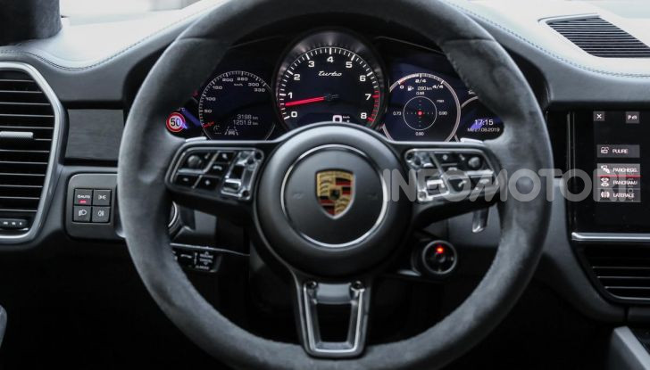 [VIDEO] Prova Porsche Cayenne Coupè 2019: il SUV sportivo ed elegante - Foto 23 di 25