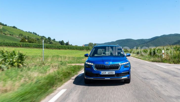 Prova su strada Skoda Kamiq: il terzo elemento della gamma SUV - Foto 3 di 39