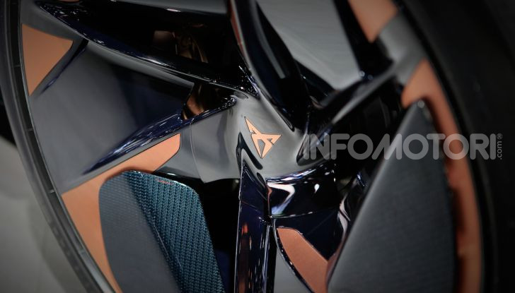 Cupra Tavascan Concept, il SUV coupé 100% elettrico - Foto 14 di 26