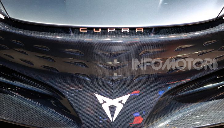 Cupra Tavascan Concept, il SUV coupé 100% elettrico - Foto 17 di 26