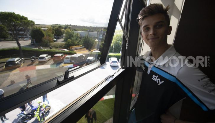 Valentino Rossi verso Misano con la sua Yamaha M1… per le strade di Tavullia! - Foto 18 di 39