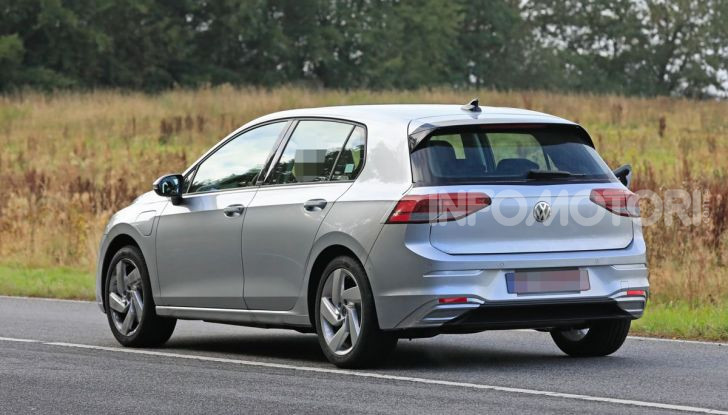 Nuova Volkswagen Golf 8 GTE: elettrica, sportiva e connessa - Foto 20 di 24