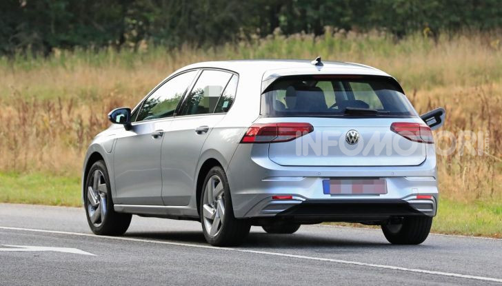 Nuova Volkswagen Golf 8 GTE: elettrica, sportiva e connessa - Foto 19 di 24