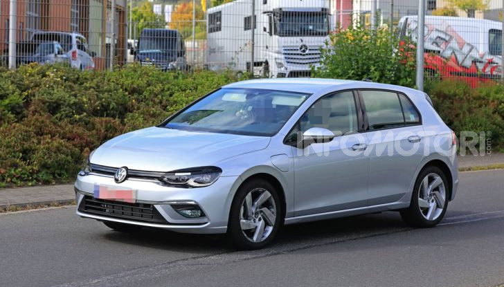 Nuova Volkswagen Golf 8 GTE: elettrica, sportiva e connessa - Foto 17 di 24