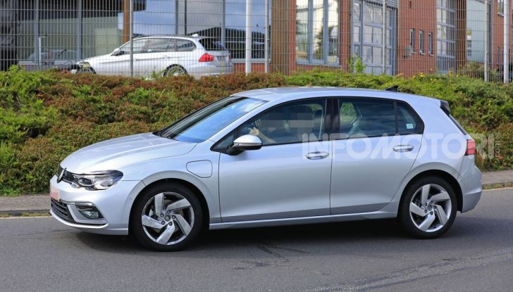 Nuova Volkswagen Golf 8 GTE: elettrica, sportiva e connessa - Foto 16 di 24