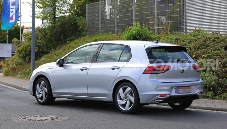 Nuova Volkswagen Golf 8 GTE: elettrica, sportiva e connessa - Foto 12 di 24