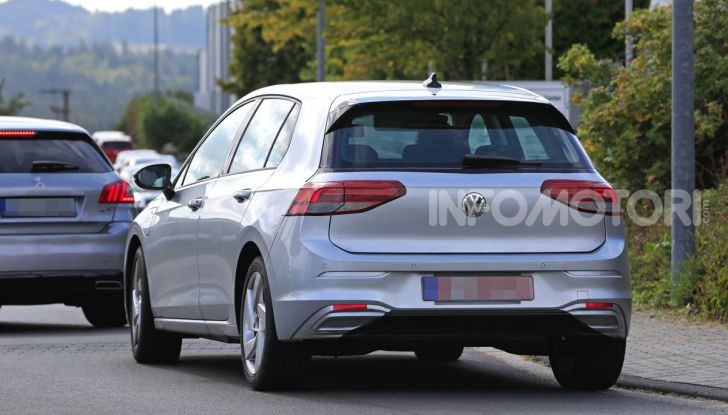 Nuova Volkswagen Golf 8 GTE: elettrica, sportiva e connessa - Foto 11 di 24