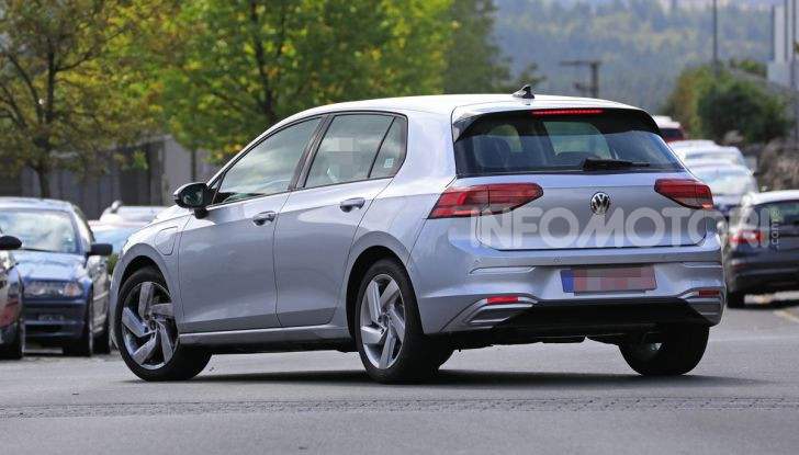 Nuova Volkswagen Golf 8 GTE: elettrica, sportiva e connessa - Foto 10 di 24