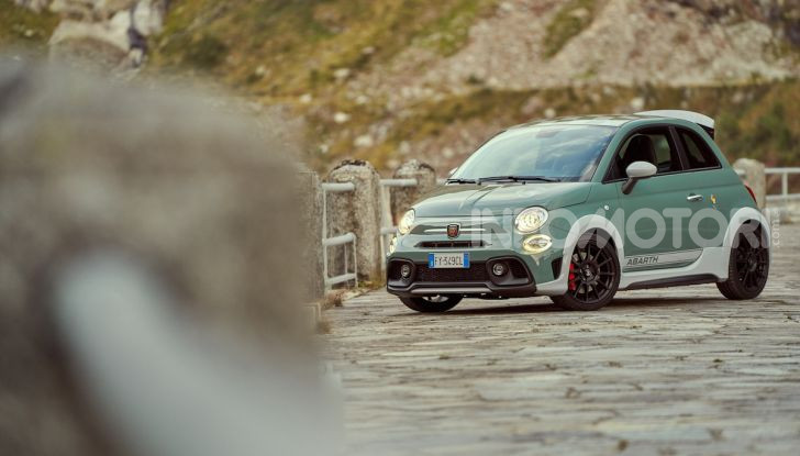 Nuova Abarth 695 70° Anniversario: prezzi da 34.600 euro - Foto 17 di 20
