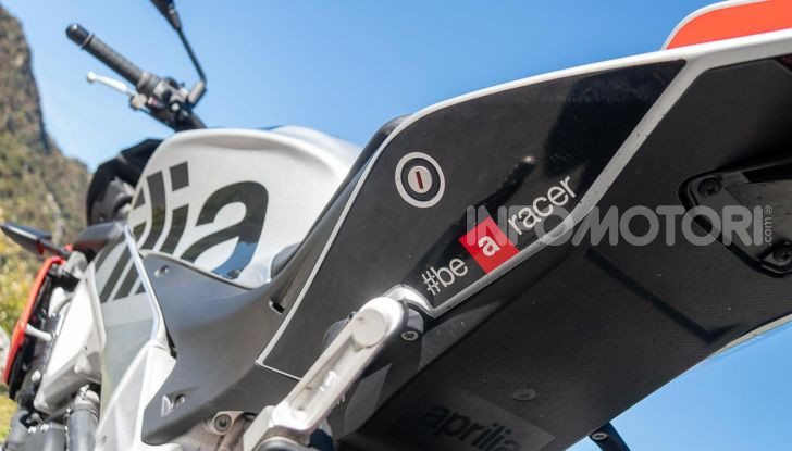 Aprilia Tuono V4 1100 Factory: hypernaked alla portata di tutti - Foto 16 di 32