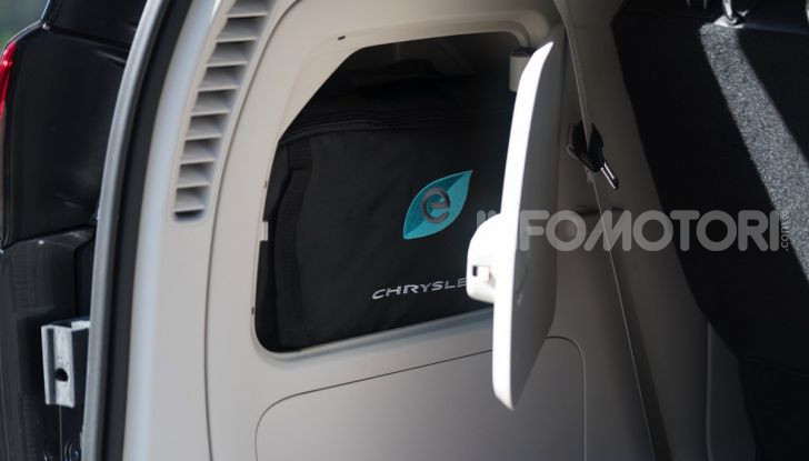 Chrysler Pacifica: confermato l’arrivo della versione 100% elettrica - Foto 13 di 29