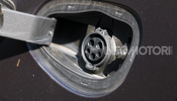 Chrysler Pacifica: confermato l’arrivo della versione 100% elettrica - Foto 16 di 29