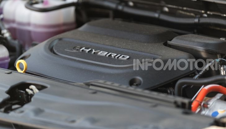 Chrysler Pacifica: confermato l’arrivo della versione 100% elettrica - Foto 23 di 29
