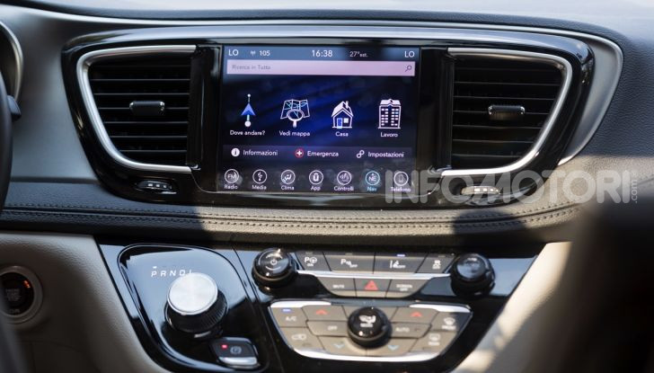 Chrysler Pacifica: confermato l’arrivo della versione 100% elettrica - Foto 6 di 29