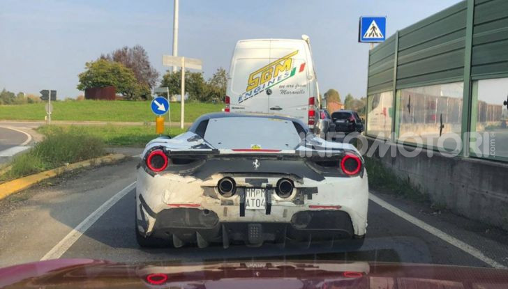 La Ferrari 488 Hybrid 2019 debutta a Maranello: 1.000CV di potenza ibrida - Foto 5 di 5