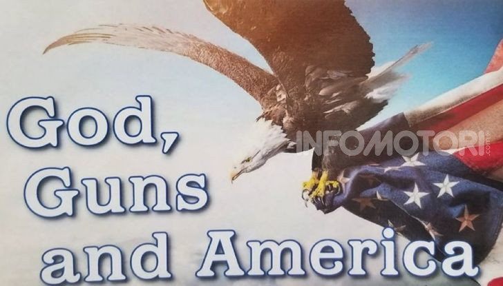 Ford negli USA: compri un’auto? gratis bibbia, pistola e bandiera americana - Foto 1 di 3