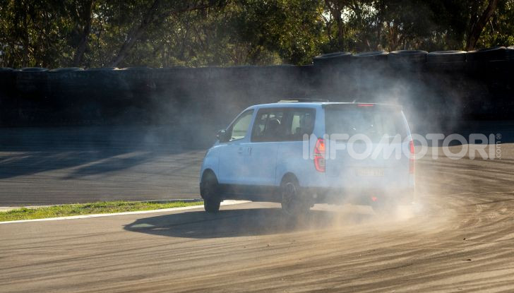 [VIDEO] Hyundai iMax N: il Van da 402CV e trazione posteriore - Foto 4 di 12