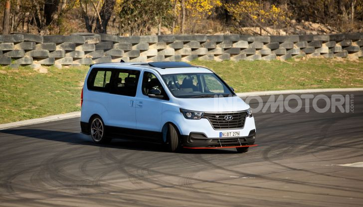 [VIDEO] Hyundai iMax N: il Van da 402CV e trazione posteriore - Foto 9 di 12