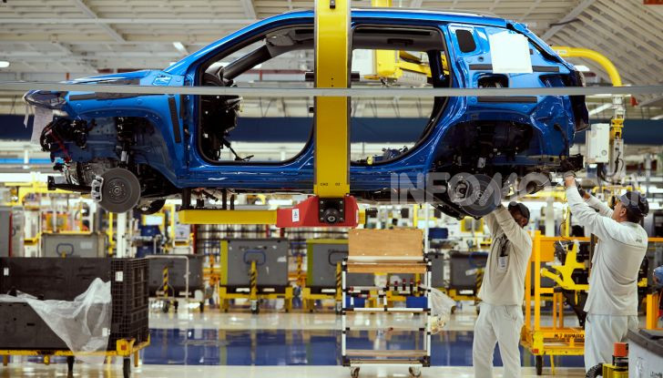 Coronavirus: Fca chiude fabbriche Cassino, Melfi e Pomigliano - Foto 14 di 20