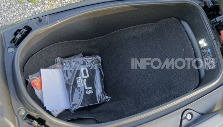 Prova Kymco AK550, l’unico vero “anti TMAX” - Foto 3 di 54