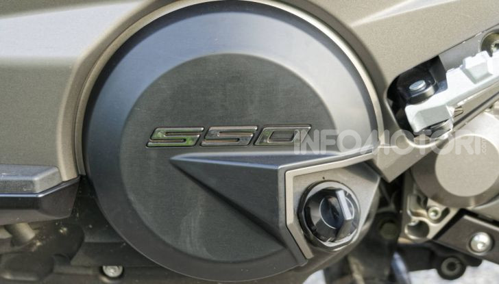Prova Kymco AK550, l’unico vero “anti TMAX” - Foto 8 di 54