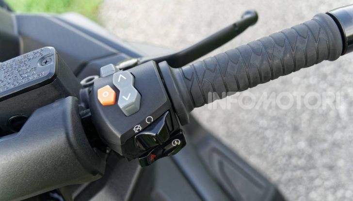 Prova Kymco AK550, l’unico vero “anti TMAX” - Foto 11 di 54