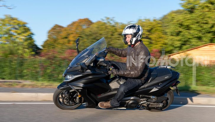 Prova Kymco AK550, l’unico vero “anti TMAX” - Foto 40 di 54
