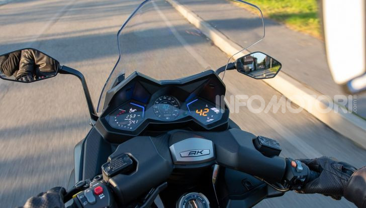 Prova Kymco AK550, l’unico vero “anti TMAX” - Foto 46 di 54