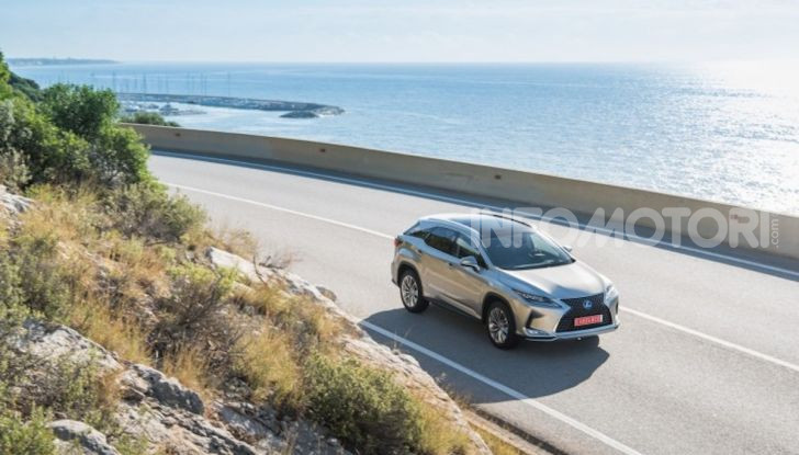 Lexus RX Hybrid MY 2020: muscoli, tecnologia ed eleganza - Foto 17 di 25