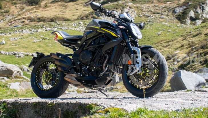 Prova MV Agusta Dragster 800 RR 2019: arte in movimento - Foto 4 di 47