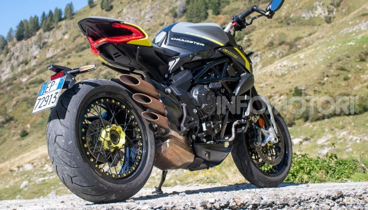Prova MV Agusta Dragster 800 RR 2019: arte in movimento - Foto 11 di 47