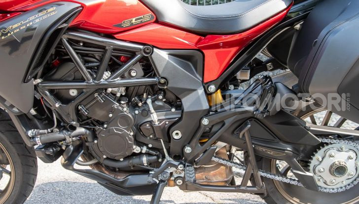 MV Agusta Turismo Veloce Lusso SCS, affilata come una Brutale, comoda come uno scooter - Foto 24 di 58