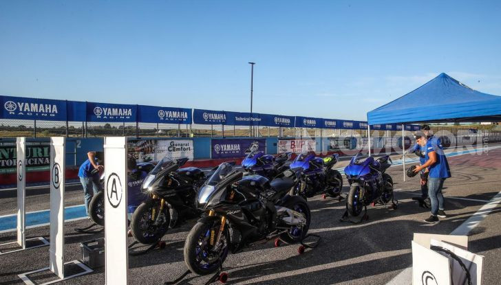 [VIDEO] Prova Yamaha R1 ed R1M 2020, tante piccole novità per una moto quasi perfetta - Foto 3 di 38