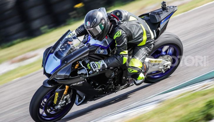 [VIDEO] Prova Yamaha R1 ed R1M 2020, tante piccole novità per una moto quasi perfetta - Foto 37 di 38