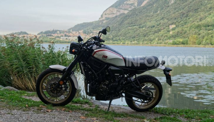 Prova Yamaha XSR 700 XTribute, la Sport Heritage omaggia l’XT di Rambo - Foto 36 di 37