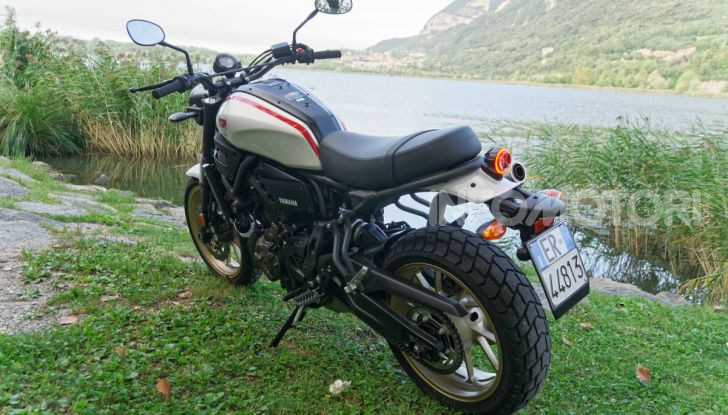 Prova Yamaha XSR 700 XTribute, la Sport Heritage omaggia l’XT di Rambo - Foto 14 di 37