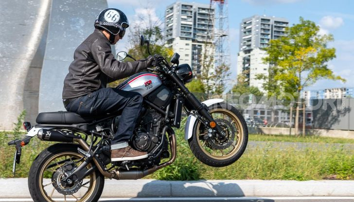 Prova Yamaha XSR 700 XTribute, la Sport Heritage omaggia l’XT di Rambo - Foto 5 di 37