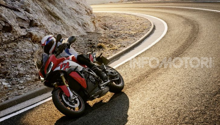BMW S 1000 XR 2020: ad Eicma la nuova versione della crossover della Casa dell’elica - Foto 9 di 51