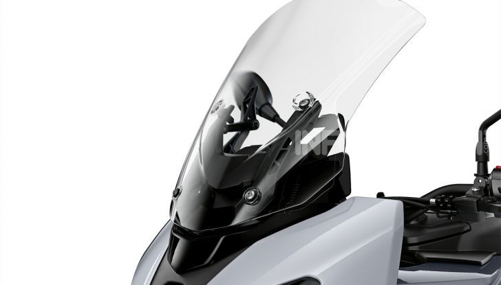 BMW S 1000 XR 2020: ad Eicma la nuova versione della crossover della Casa dell’elica - Foto 42 di 51