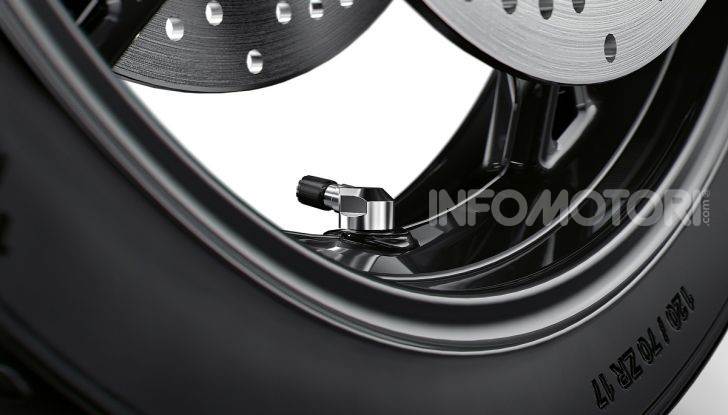 BMW S 1000 XR 2020: ad Eicma la nuova versione della crossover della Casa dell’elica - Foto 47 di 51