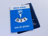 Disco orario auto: dove esporlo, come funziona e multe