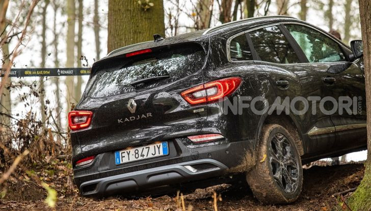 Renault Kadjar 4x4 Black Edition, nel fango