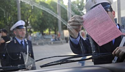 Roma, basta sosta selvaggia: arriva l’app anti furbetti