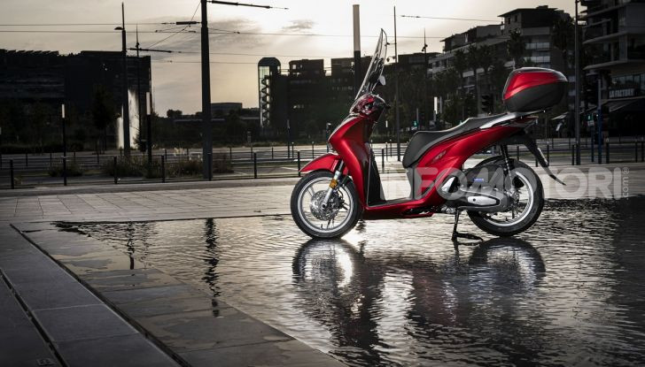 Honda SH125/150i 2020: lo scooter best-seller di vendite in Europa si rifà il look - Foto 2 di 11