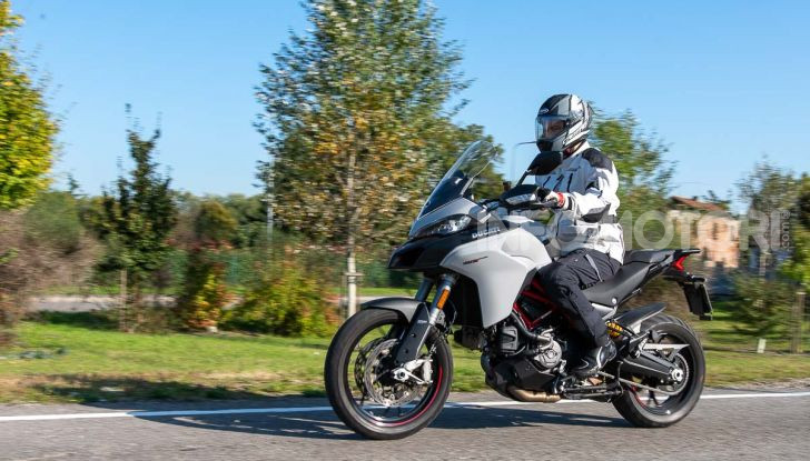 Prova video Ducati Multistrada 950 S, la miglior “Multi” di sempre? - Foto 32 di 37