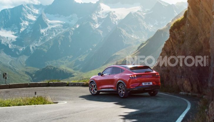 Effetto Tesla: Ford riduce il listino prezzi della Mustang Mach-E - Foto 4 di 20