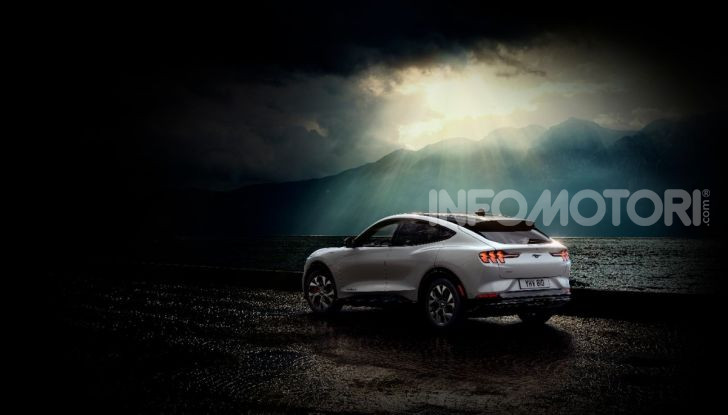 Effetto Tesla: Ford riduce il listino prezzi della Mustang Mach-E - Foto 6 di 20