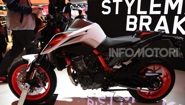 KTM 890 Duke R 2020: il bicilindrico LC8 arriva a 121CV! - Foto 10 di 14